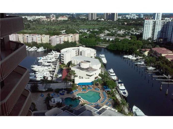 19707 TURNBERRY WY # 23-L, Miami, FL 33180