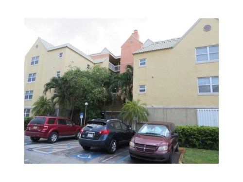 8225 LAKE DR # 504, Miami, FL 33166