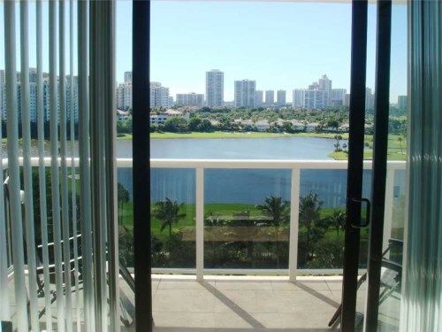 3675 N COUNTRY CLUB DR # 1108, Miami, FL 33180