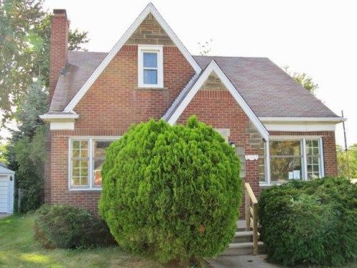 2040 17th St, Wyandotte, MI 48192