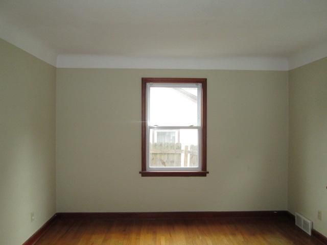 1754 Cottage Ave E, Saint Paul, MN 55106