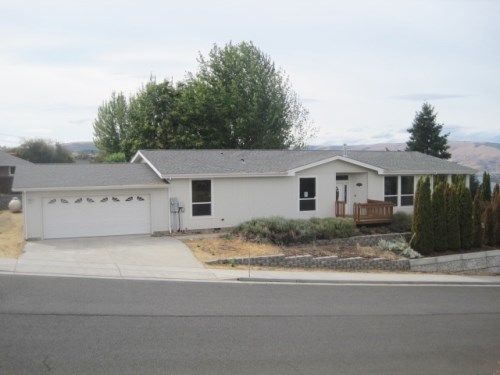 1705 Oakwood Dr, The Dalles, OR 97058