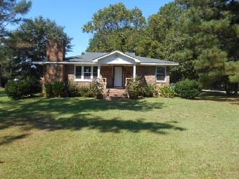 211 Burton Ave, Dunn, NC 28334