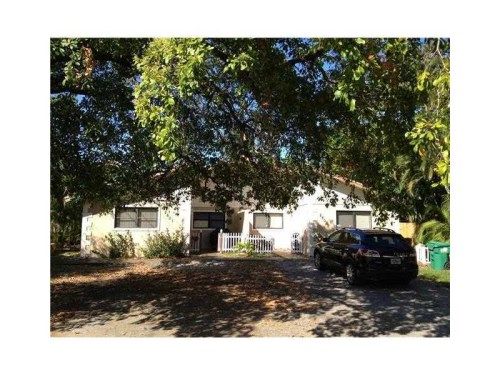 2601 205 ST, Miami, FL 33180
