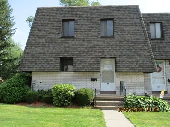 64 Beekman Dr, Agawam, MA 01001