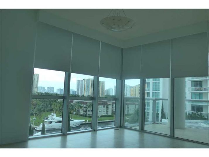 3131 NE 188 ST # 1-605, Miami, FL 33180