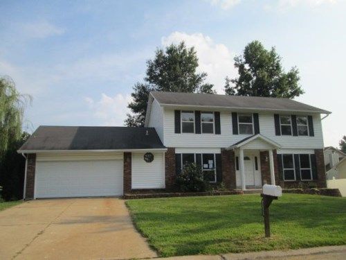 4725 Haynes Dr, Saint Charles, MO 63304