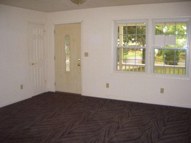 2494 Pinewood Dr, Draper, VA 24324