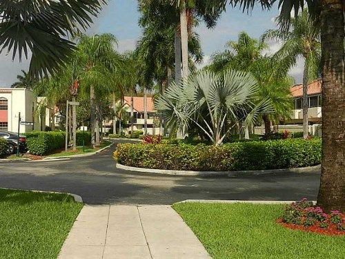 3578 MAGELLAN CR # 237-3, Miami, FL 33180