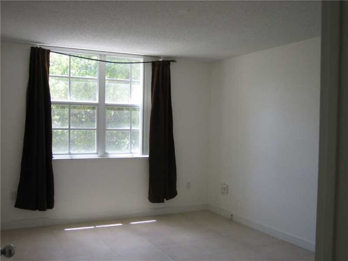 19501 COUNTRY CLUB DR # 9404, Miami, FL 33180