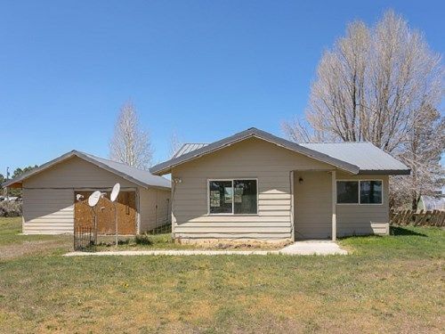 57434 Pine Rd, Christmas Valley, OR 97641