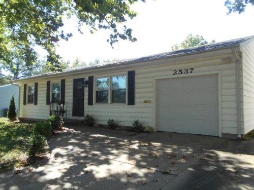 2537 SW Amhurst Rd, Topeka, KS 66614