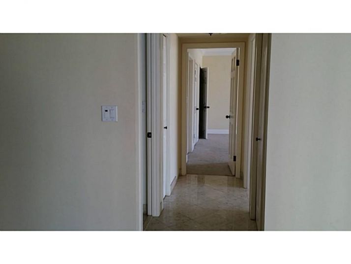 19707 TURNBERRY WY # 19B, Miami, FL 33180