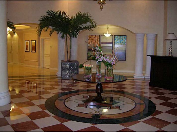 19900 E COUNTRY CLUB DR # 803, Miami, FL 33180