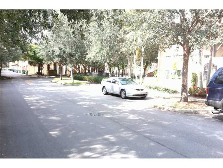 805 SW 147TH TE # 805, Hollywood, FL 33027