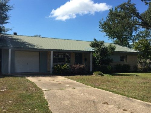 2508 Middlecoff Dr, Gulfport, MS 39507