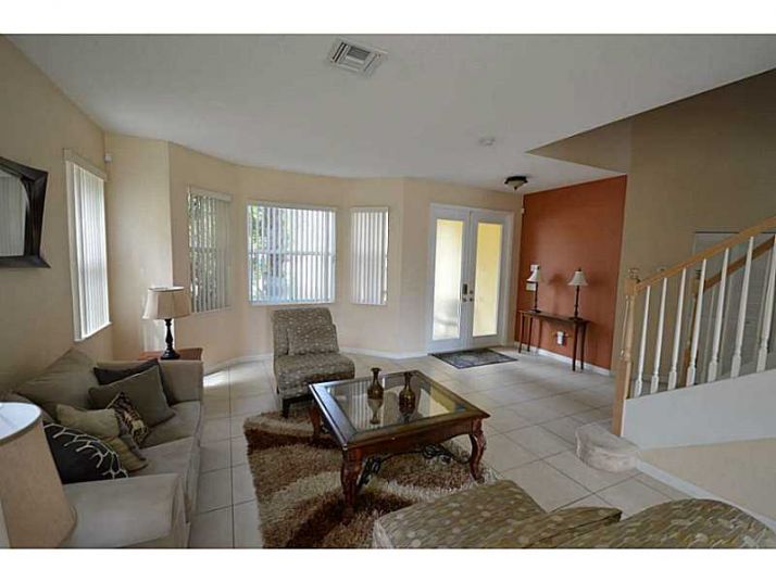 5261 SW 159 AV, Hollywood, FL 33027