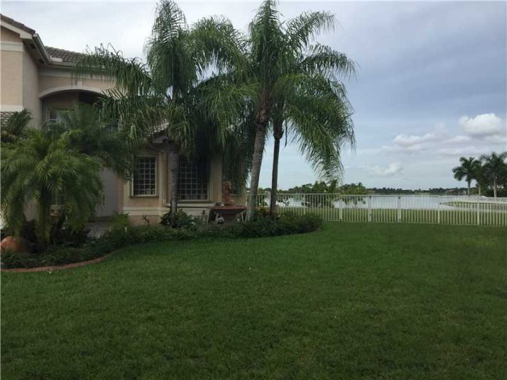 3901 SW 192ND TE, Hollywood, FL 33029