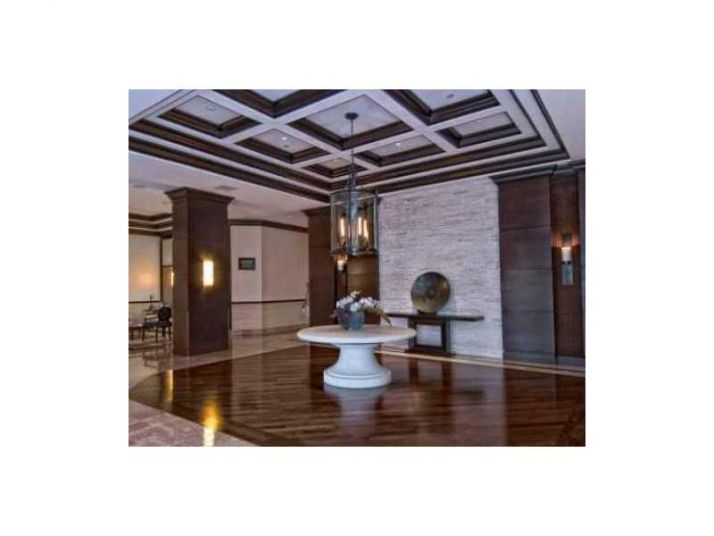 3598 YACHT CLUB DR # 801, Miami, FL 33180