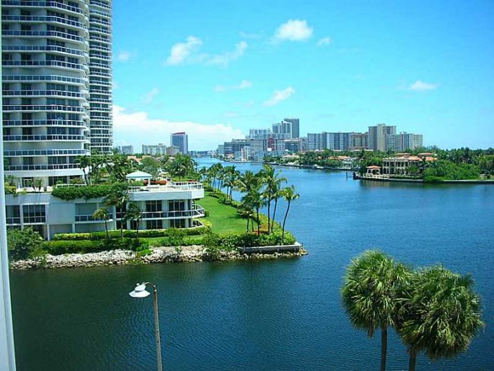 20515 E COUNTRY CLUB DR # 543, Miami, FL 33180