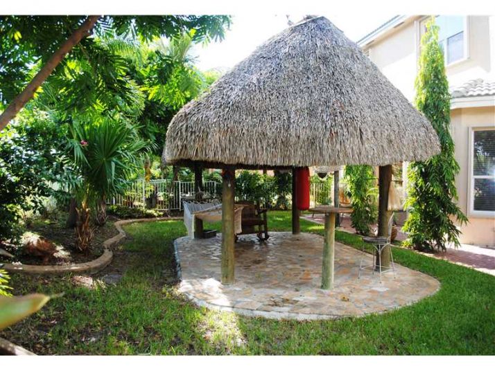 18564 SW 55 ST, Hollywood, FL 33029