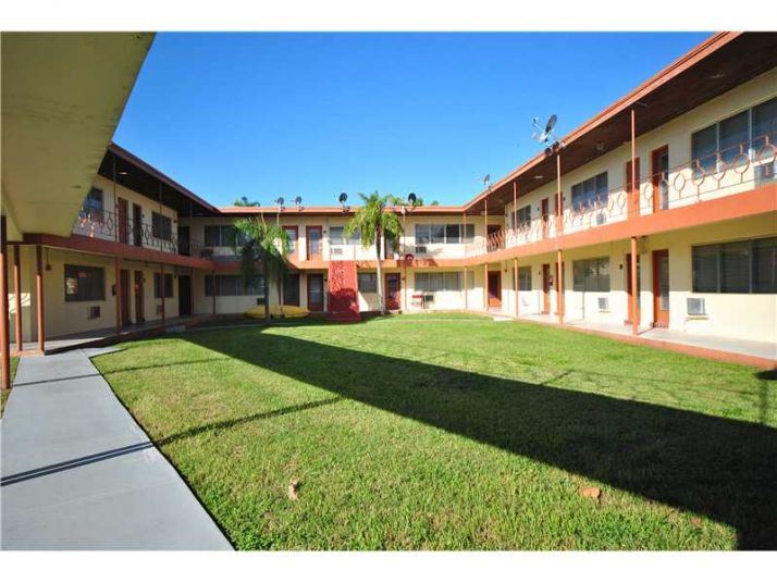 10200 E BAY HARBOR DR # 1C, Miami Beach, FL 33154