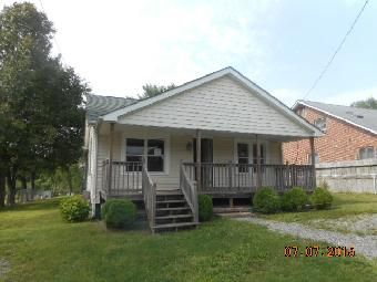 212 Ridgewood Avenue, Oak Hill, WV 25901