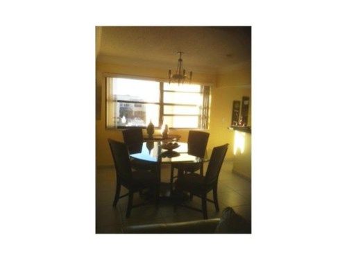 9940 9 ST CIR # 201, Miami, FL 33172