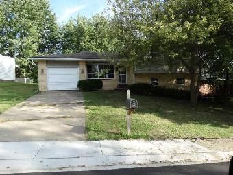 4 Pinto Dr, Springfield, IL 62702