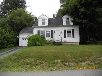 12 Highland Ave, Lincoln, ME 04457