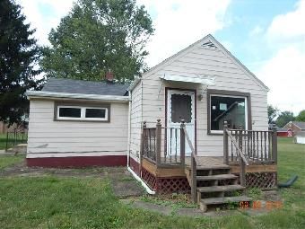 1023 S Nickleplate St, Louisville, OH 44641