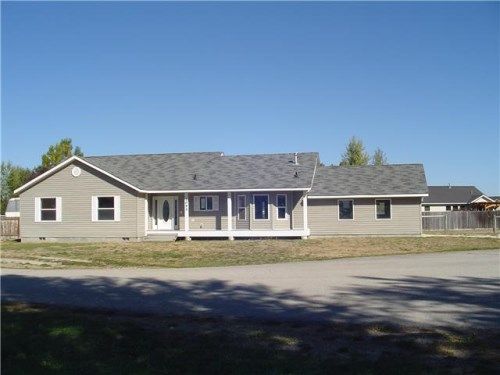 1042 Tefft St, Corvallis, MT 59828