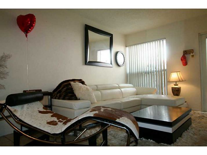 1220 EUCLID AV # 2, Miami Beach, FL 33139