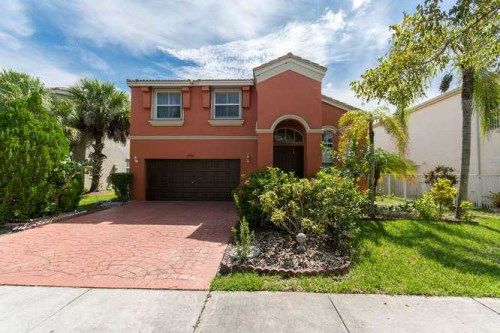 4961 SW 165 AV, Hollywood, FL 33027