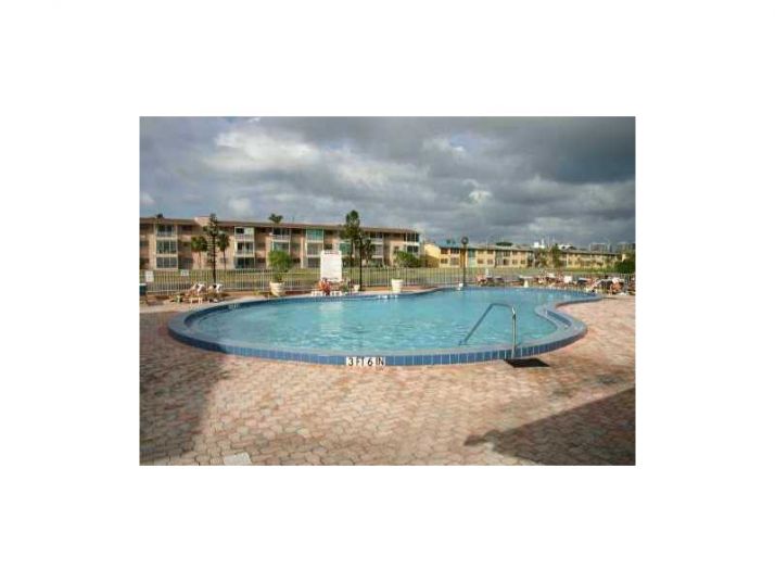 20201 NE 29 CT # D101, Miami, FL 33180