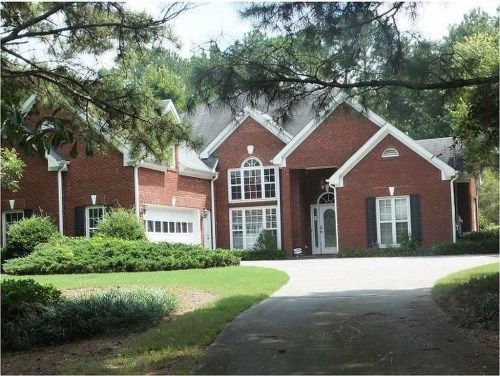 2068 Rockdale Circle, Snellville, GA 30078