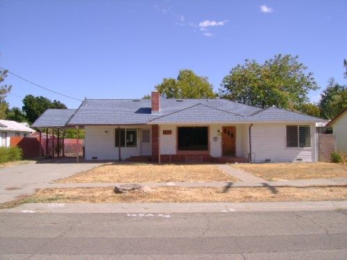 1527 W St, Corning, CA 96021