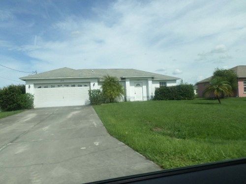 819 Woodridge Cir, Fort Myers, FL 33913