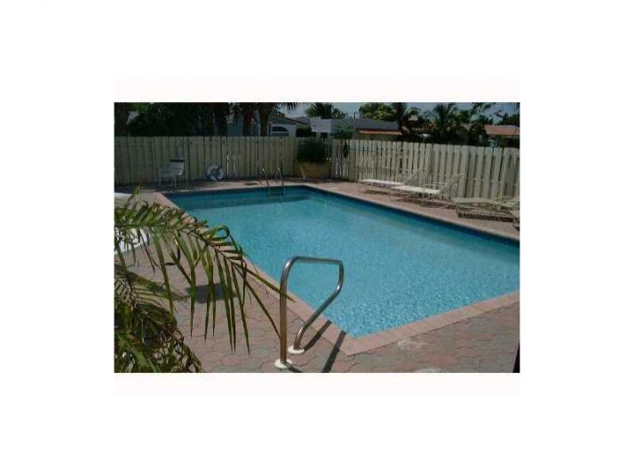 8900 COLLINS AV # 201, Miami Beach, FL 33154