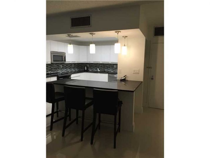 3725 S OCEAN DR # 327, Hollywood, FL 33019