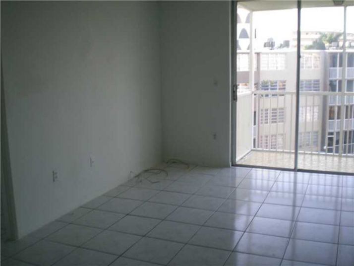 1700 NE 191 # 403, Miami, FL 33179