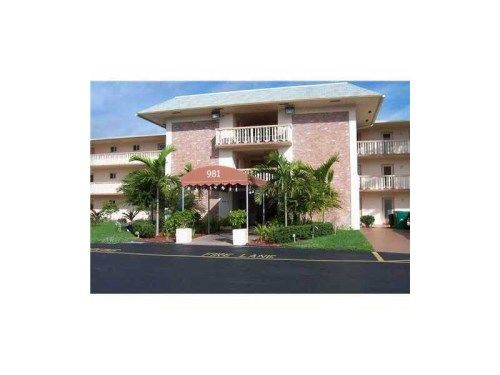 981 HILLCREST CT # 305, Hollywood, FL 33021