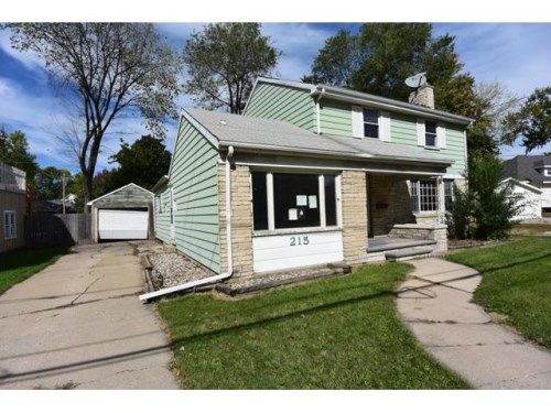 215 W Winneconne Ave, Neenah, WI 54956