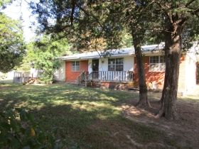 175 Persimmon Pond Rd, Pocahontas, AR 72455