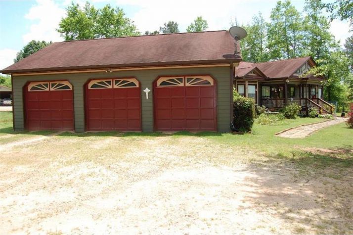 1054 Concord Road, Shady Dale, GA 31085