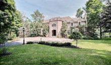 4650 Lake Club CIR Oconomowoc, WI 53066