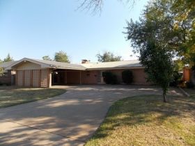 417 E Rogers Dr, Wichita Falls, TX 76309