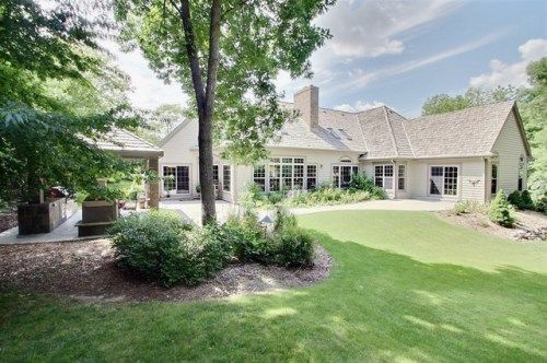 W298N596 Kings WAY, Waukesha, WI 53188