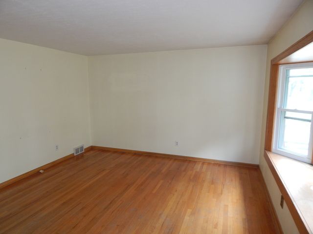 18500 Flamingo Ave, Cleveland, OH 44135