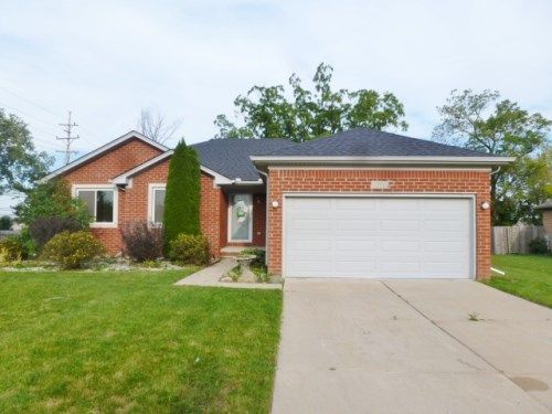 52950 Muirfield Dr, New Baltimore, MI 48051